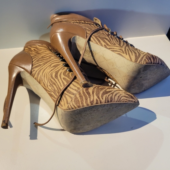 Carolina Espinosa Animal Print Heels - Picture 4 of 8